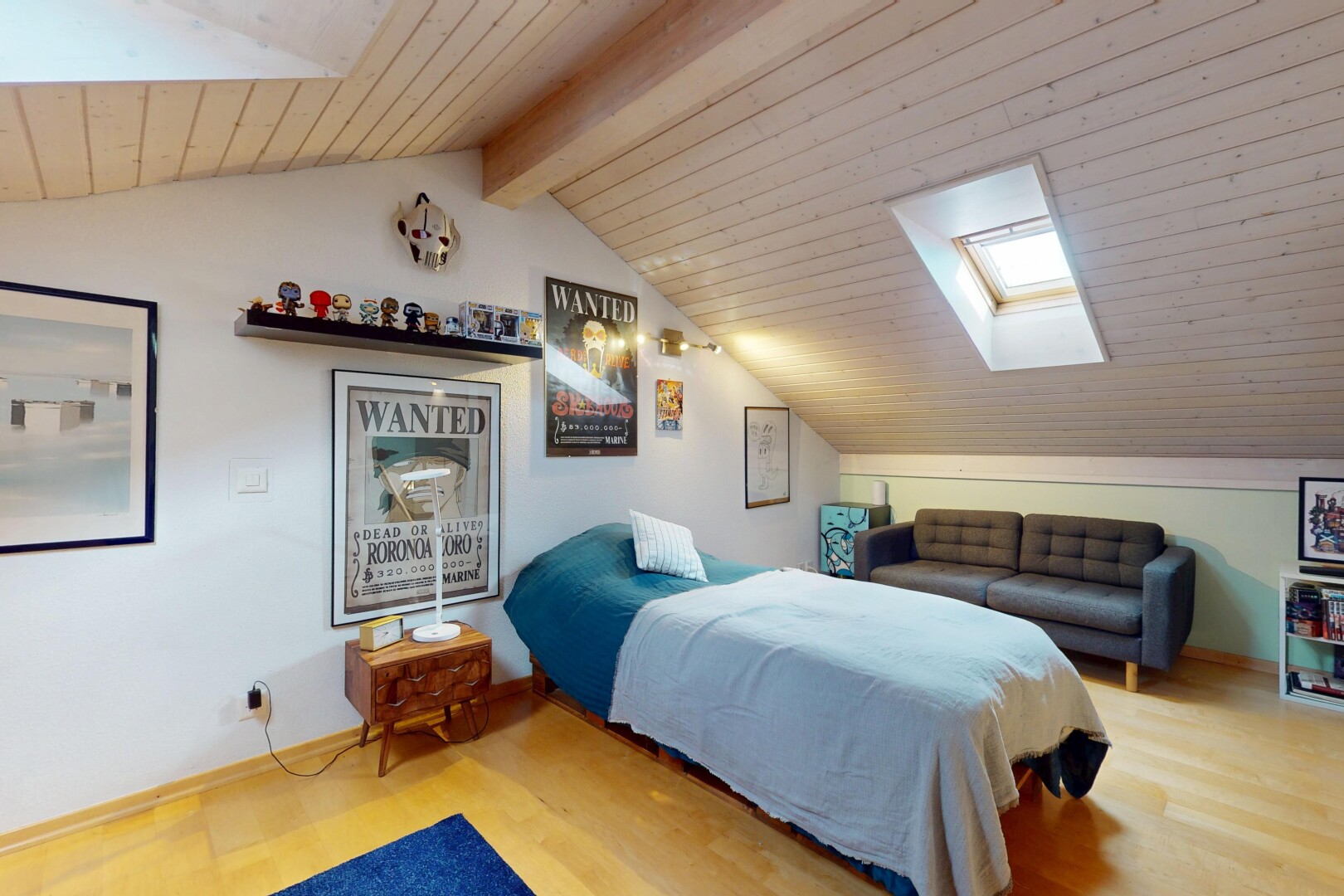 zimmer / schlafzimmer mit dachschräge, vaulted ceiling, dachfenster, balkendecke, und beamed ceiling