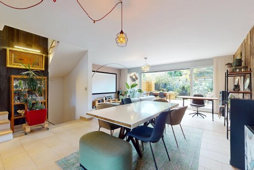 esszimmer mit natural light, natürliches licht, inside property, drywall, und gipskartonwand