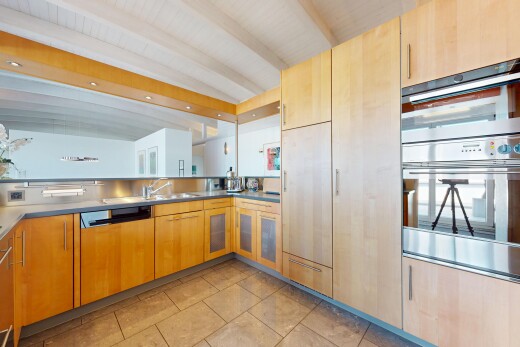 küche mit inside property, balkendecke, beamed ceiling, schränke mit glastüren, und fliesenboden