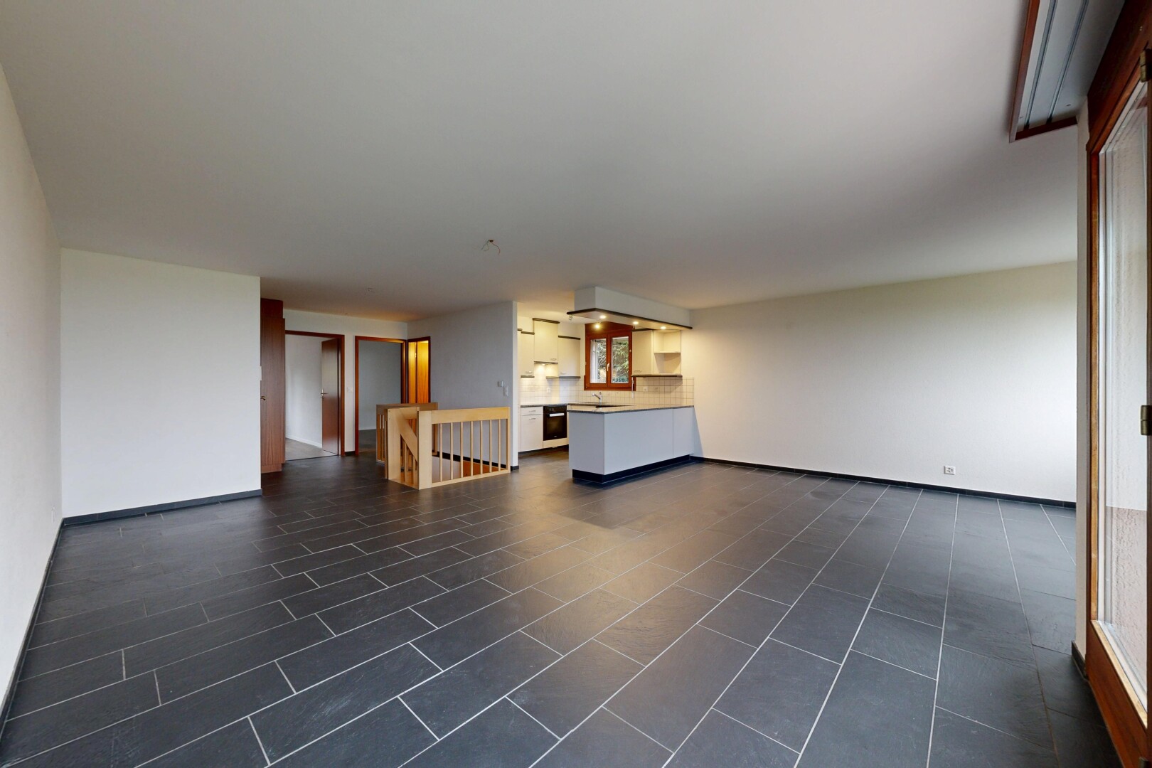 pièce vide avec cloison sèche, drywall, et inside property