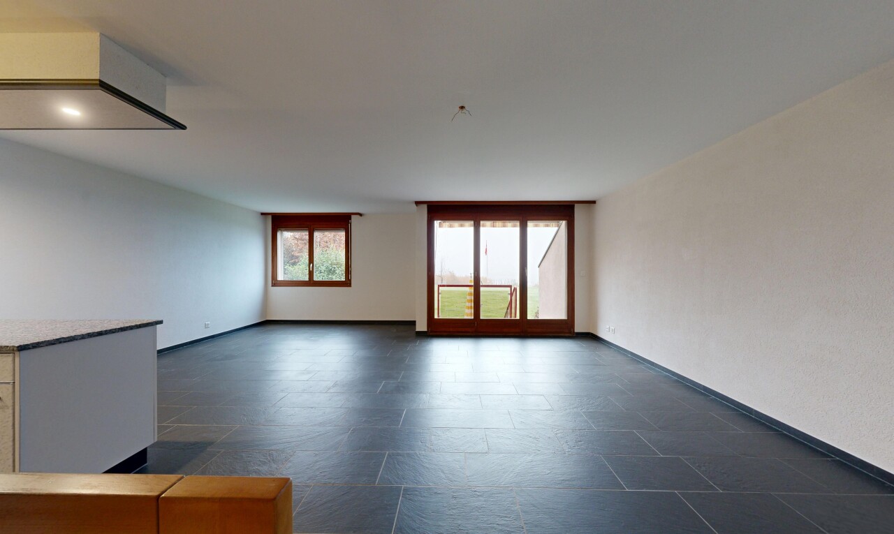 pièce vide avec cloison sèche, drywall, lumière naturelle, natural light, et inside property