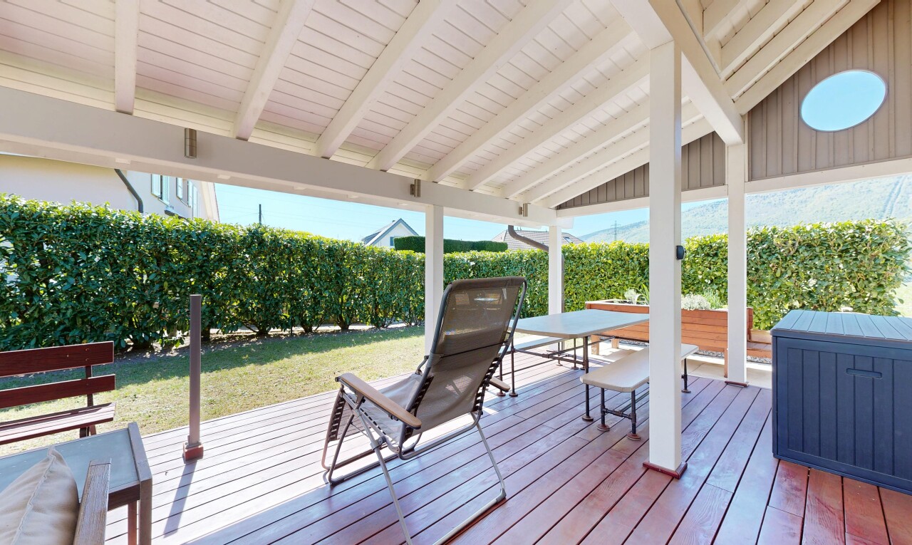 terrasse mit deck, day time, und essbereich im freien