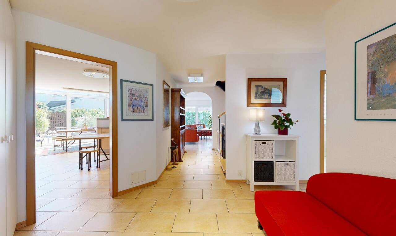 halle / korridor mit drywall, gipskartonwand, inside property, baseboards wall, und sockelleisten