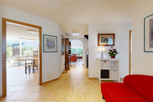 halle / korridor mit drywall, gipskartonwand, inside property, baseboards wall, und sockelleisten