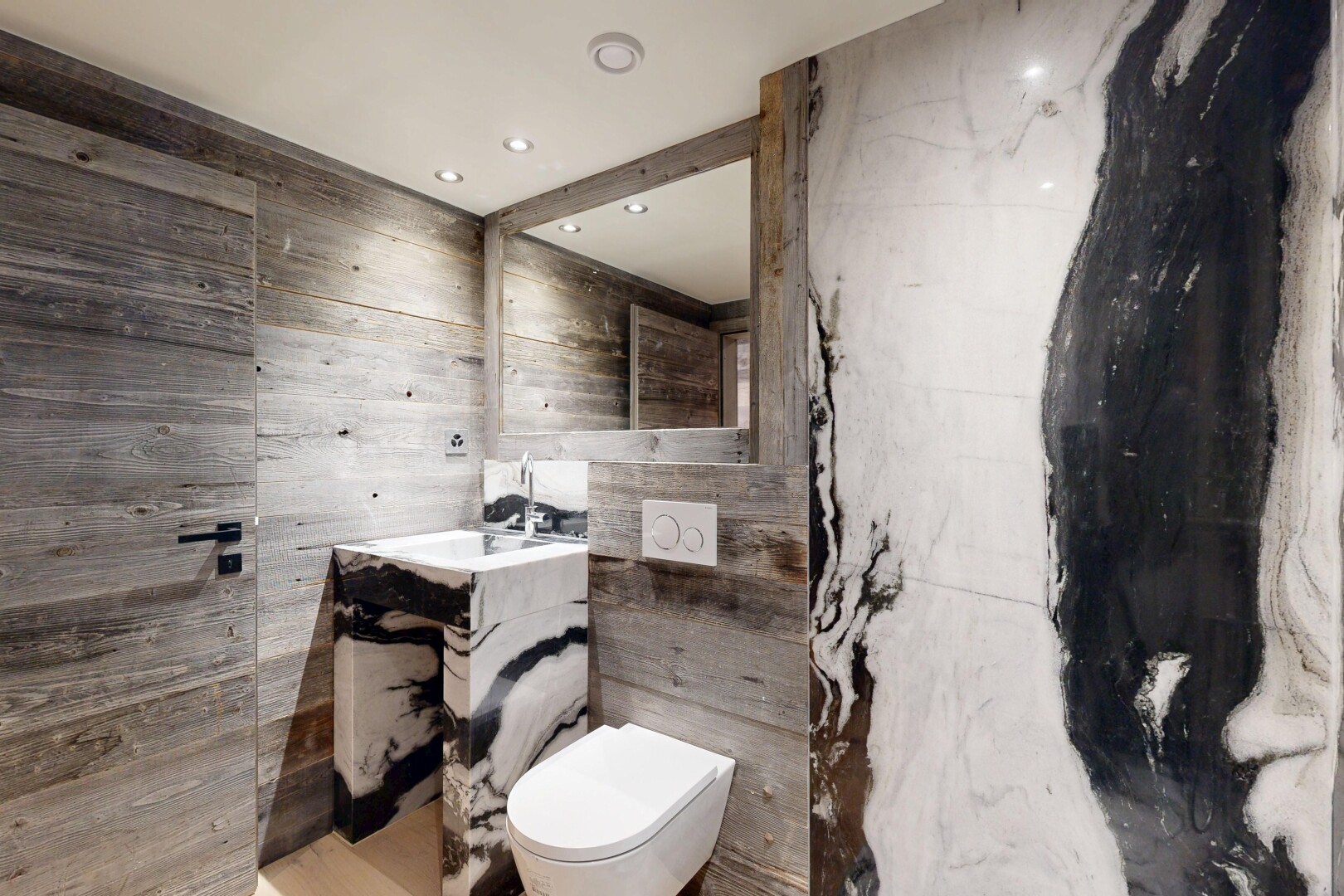 bad mit schminktisch, spiegel, inside property, einbauleuchten, und recessed lighting