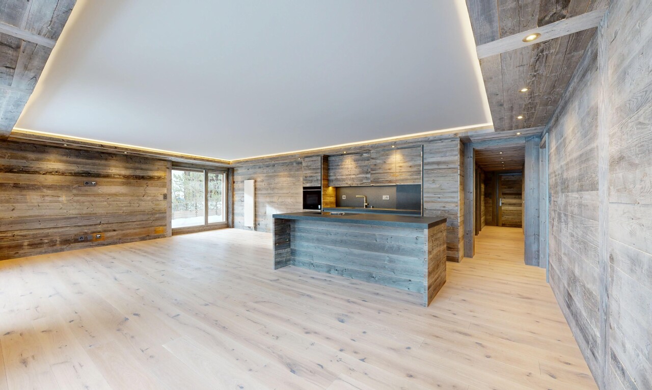 küche mit dark countertops, arbeitsplatten, inside property, light floor, und wood finish floor