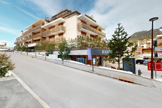 extérieur du bâtiment avec day time et from community