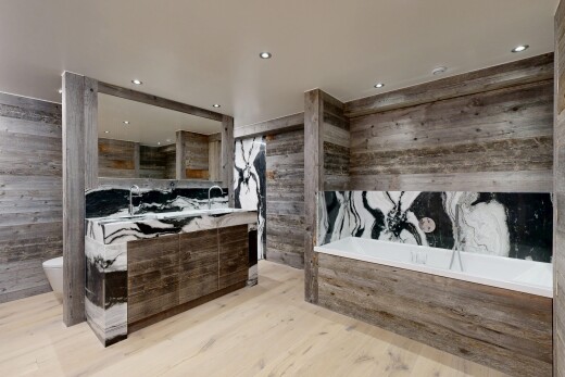 bad mit doppelwaschtisch, komplettes badezimmer, bad, inside property, und holzwand