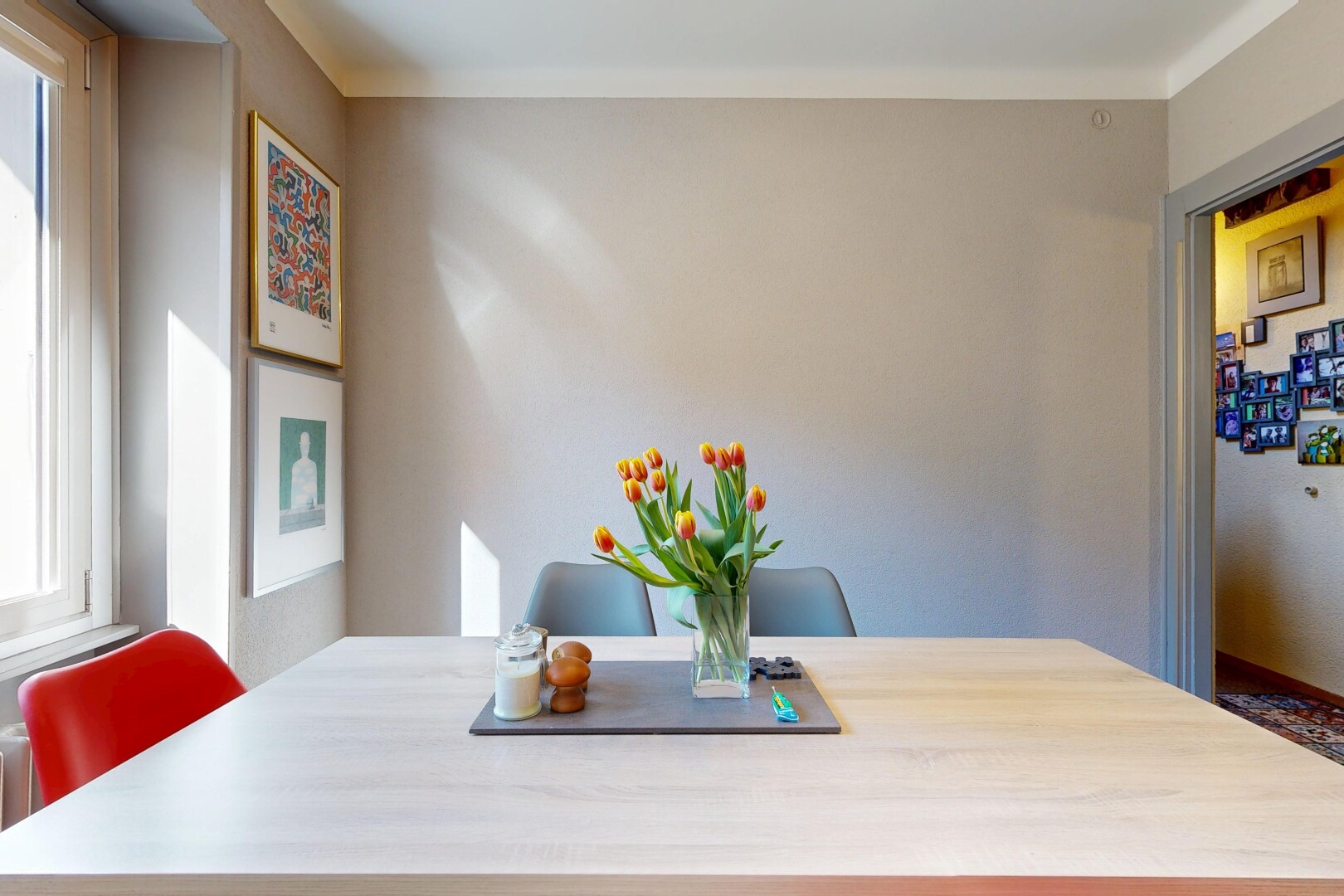 salle à manger avec inside property, lumière naturelle, natural light, cloison sèche, et drywall