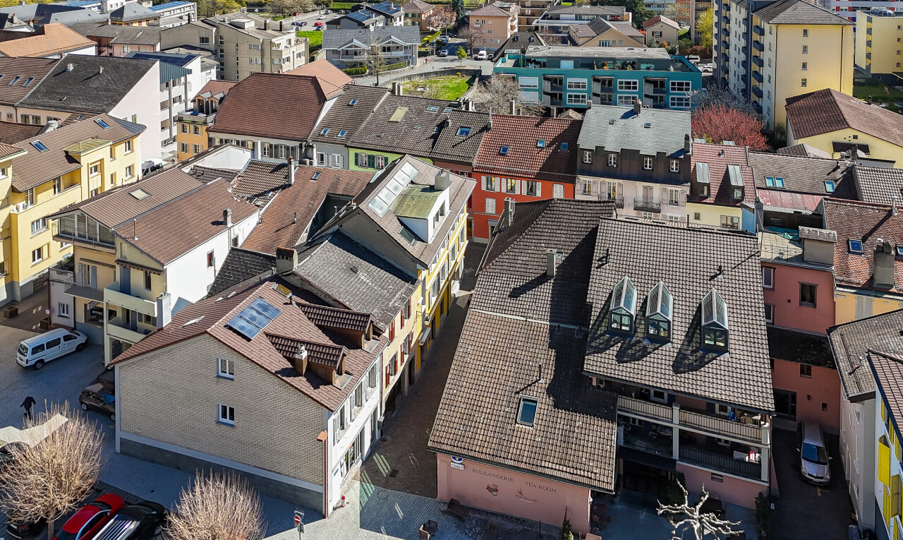 extérieur du bâtiment avec aerial view