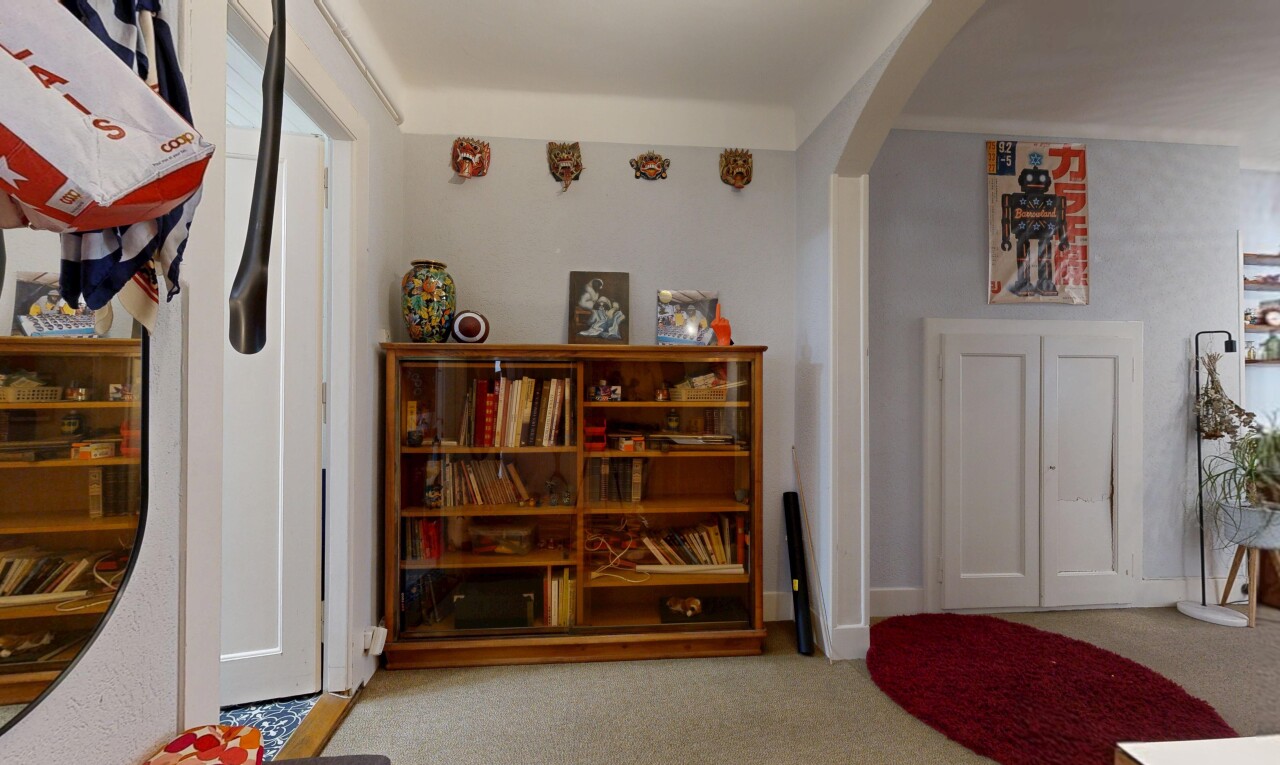 chambre avec carpet, moquette, inside property, light floor, et passages en arc