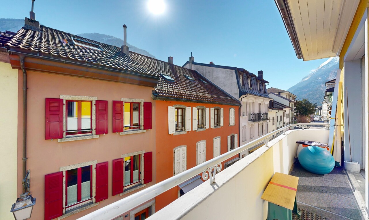 balcon avec from property, balcon, et day time