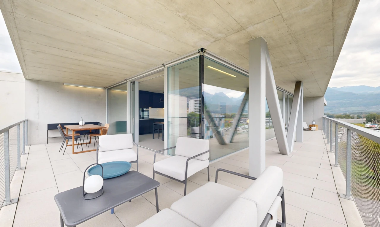 terrasse avec coin repas extérieur