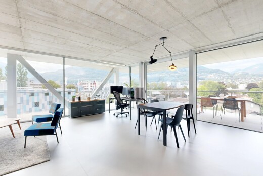 wohn- / esszimmer mit floor ceiling windows, außenzugang, wintergarten, blick auf die berge, und mountain view
