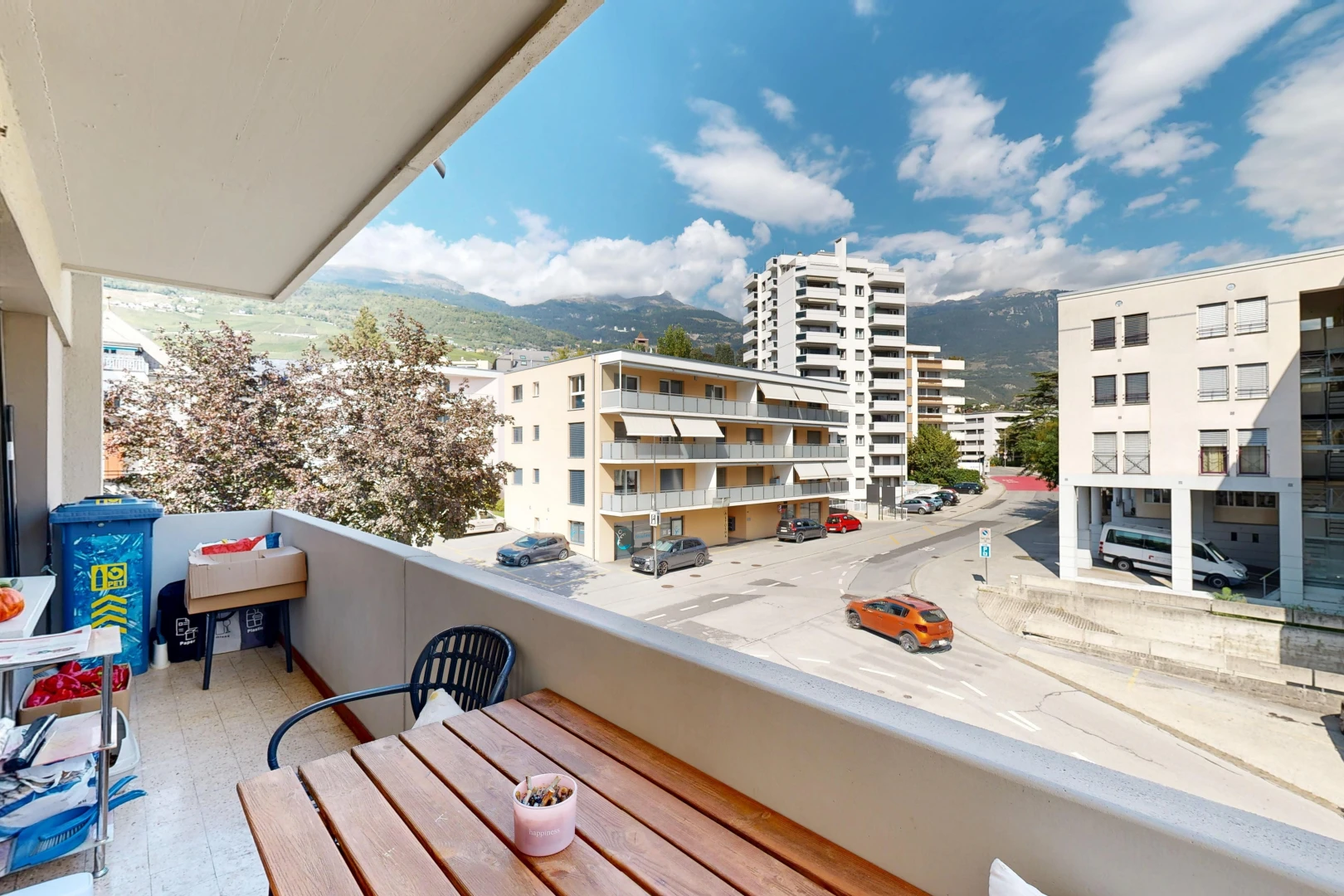 balcon avec balcon, view focus, from property, apartment complex view, et day time