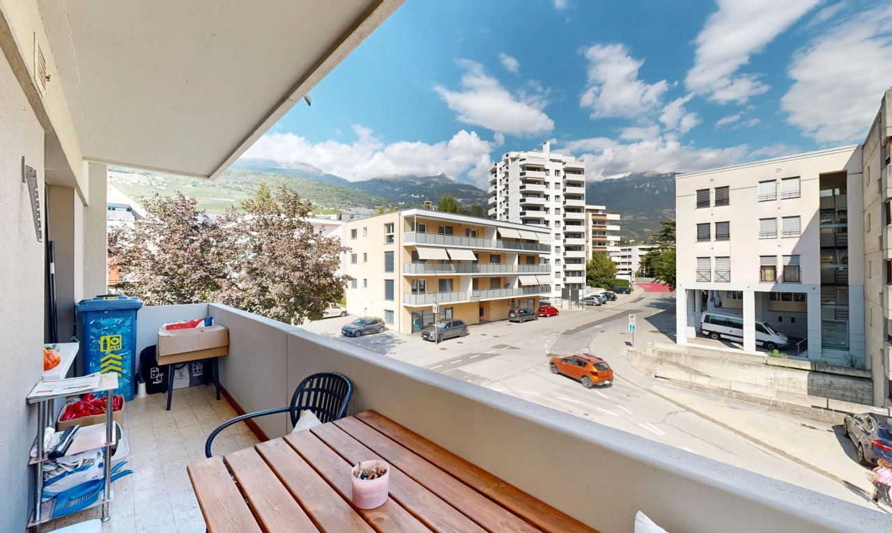 balcon avec balcon, view focus, from property, apartment complex view, et day time