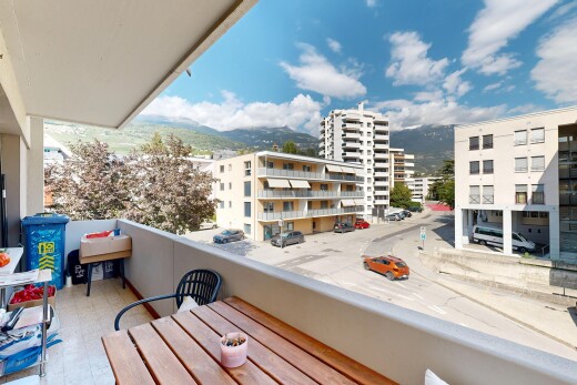 balcon avec balcon, view focus, from property, apartment complex view, et day time