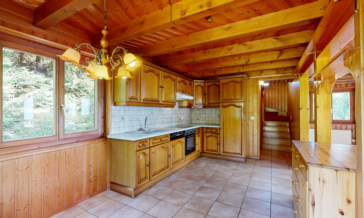 küche mit dated wood wall, wood wall, holzwand, arched cabinets, und bogenförmige schränke