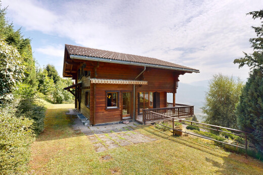 außenansicht mit horizontale verkleidung, rasen, from property, holzverkleidung, und property visible