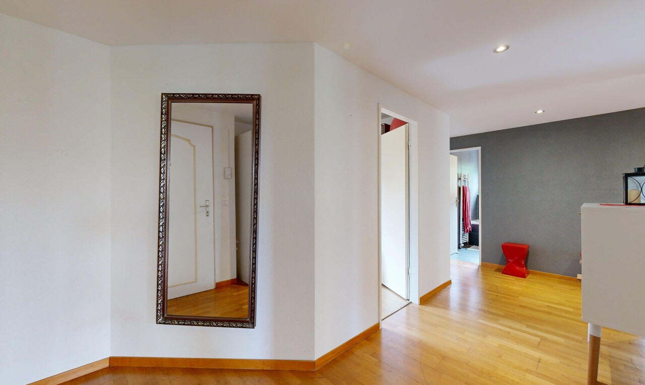 spare room featuring light wood-style floors and recessed lighting