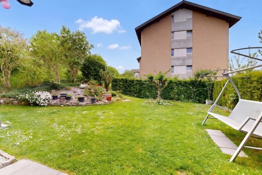 jardin avec pelouse, from property, et day time