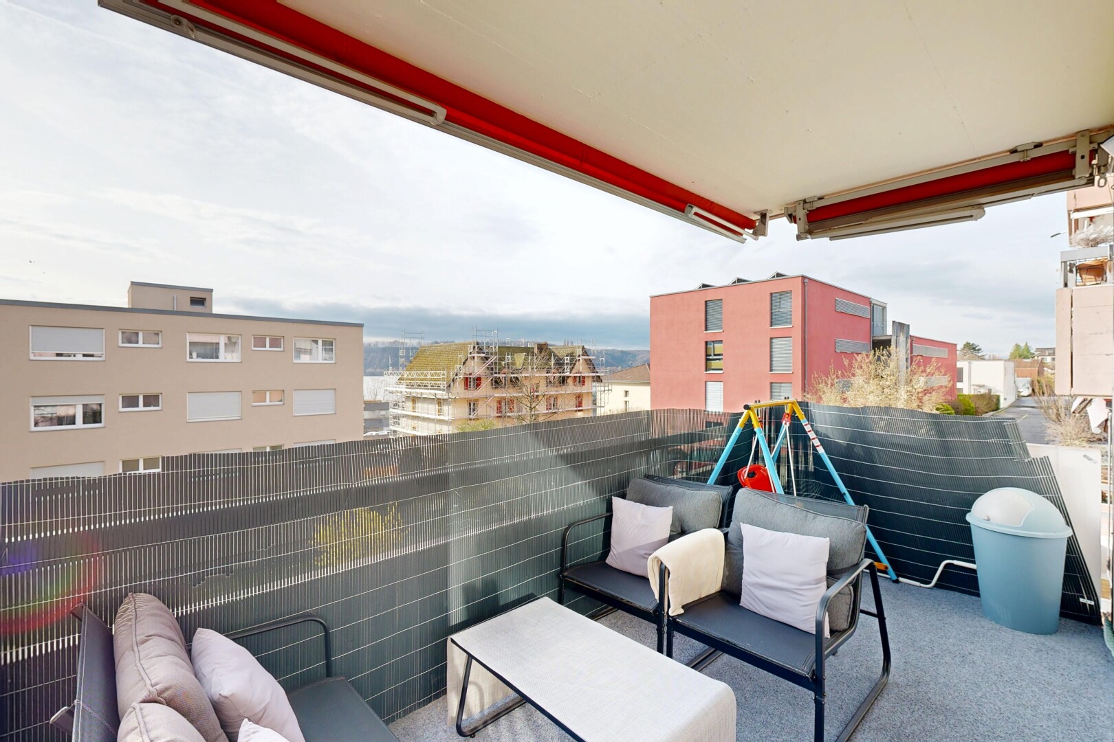 terrasse avec from property, espace de vie extérieur, overcast, et terrasse