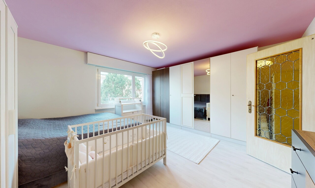 chambre avec inside property, natural light, lumière naturelle, drywall, et cloison sèche