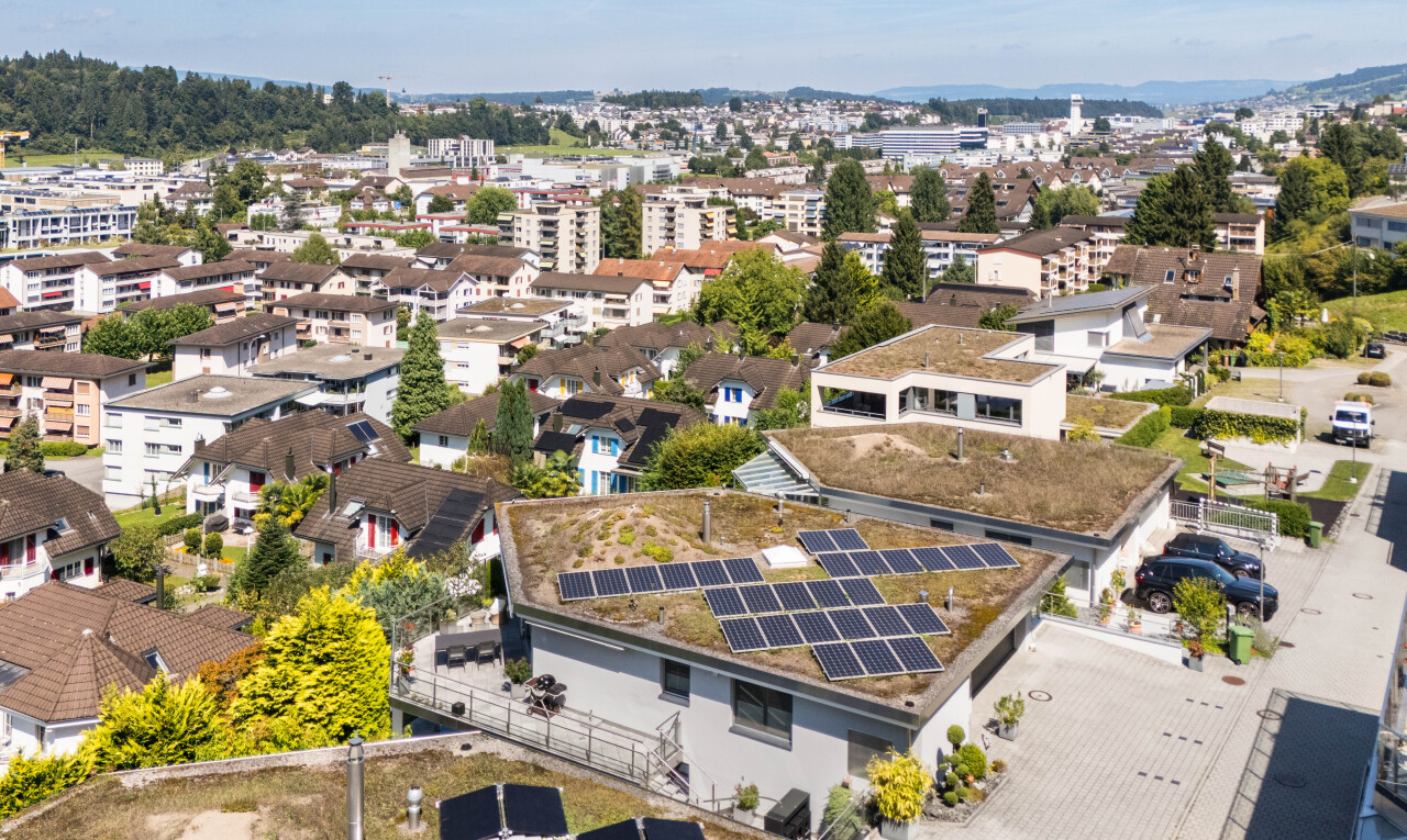 außenansicht mit aerial view und day time