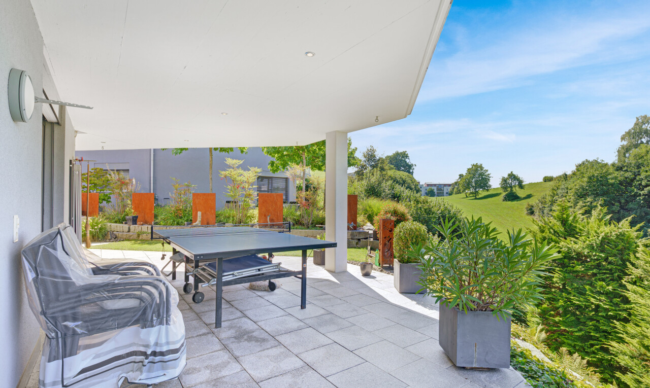 terrasse mit essbereich im freien, from property, terrasse, und day time