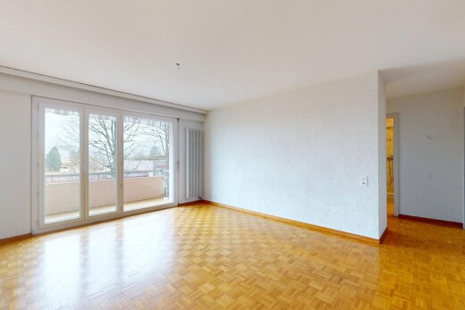 leerer raum mit natürliches licht, sockelleisten, und gipskartonwand