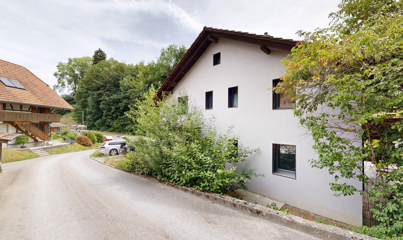 view of property featuring stucco siding