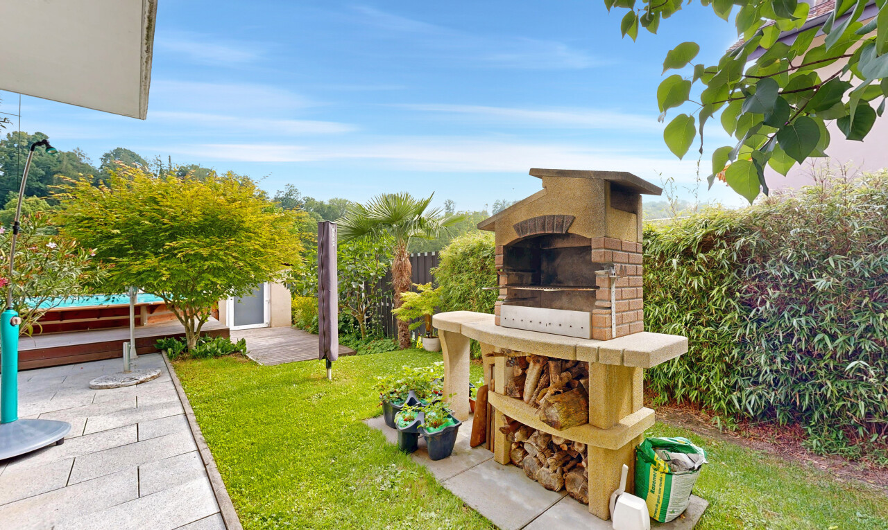 jardin avec day time, pelouse, et from property