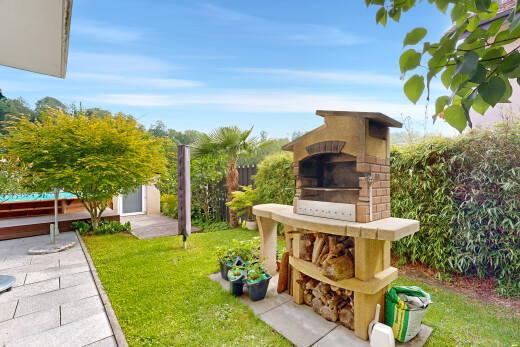 garten mit day time, rasen, und from property