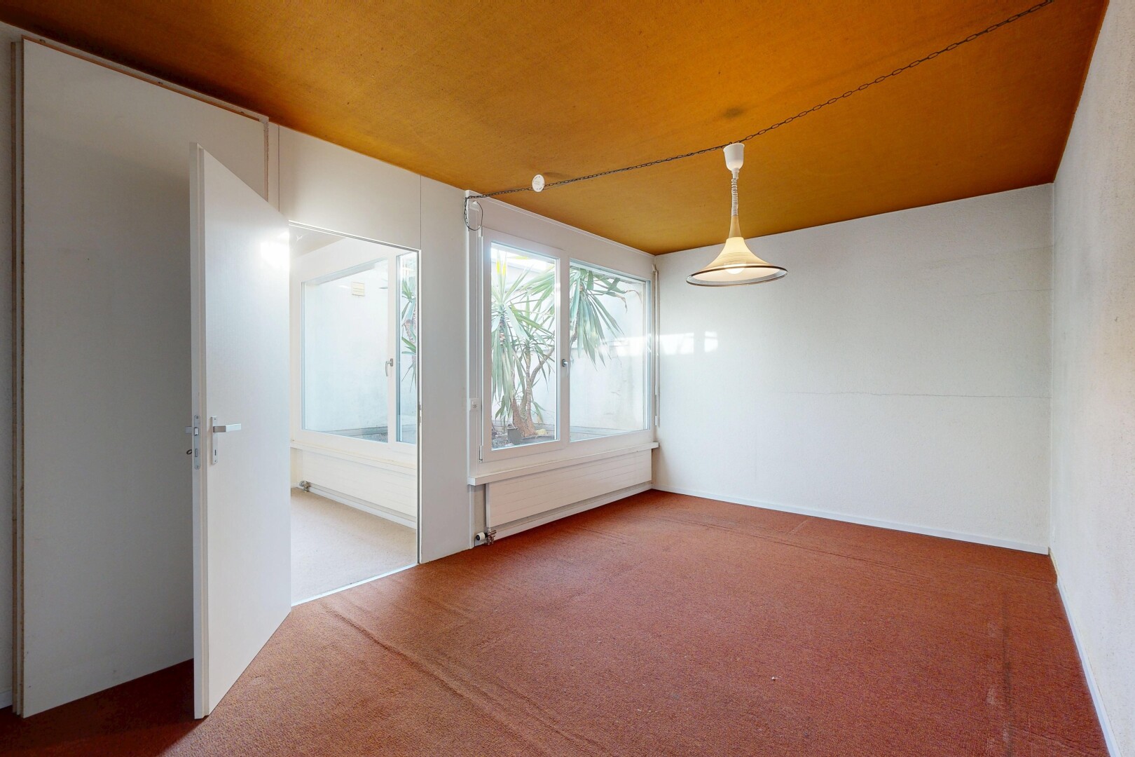 pièce vide avec lumière naturelle, natural light, inside property, moquette, et carpet