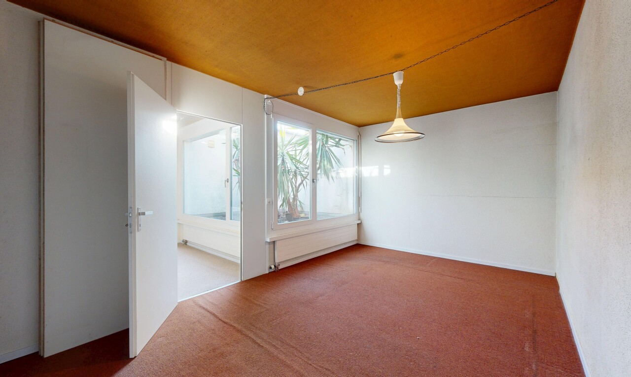 pièce vide avec lumière naturelle, natural light, inside property, moquette, et carpet