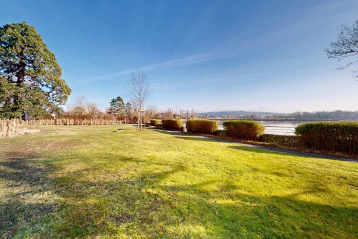 garten mit rasen, water view, seesicht, und day time