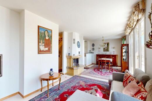 wohn- / esszimmer mit inside property, gipskartonwand, drywall, sockelleisten, und baseboards wall