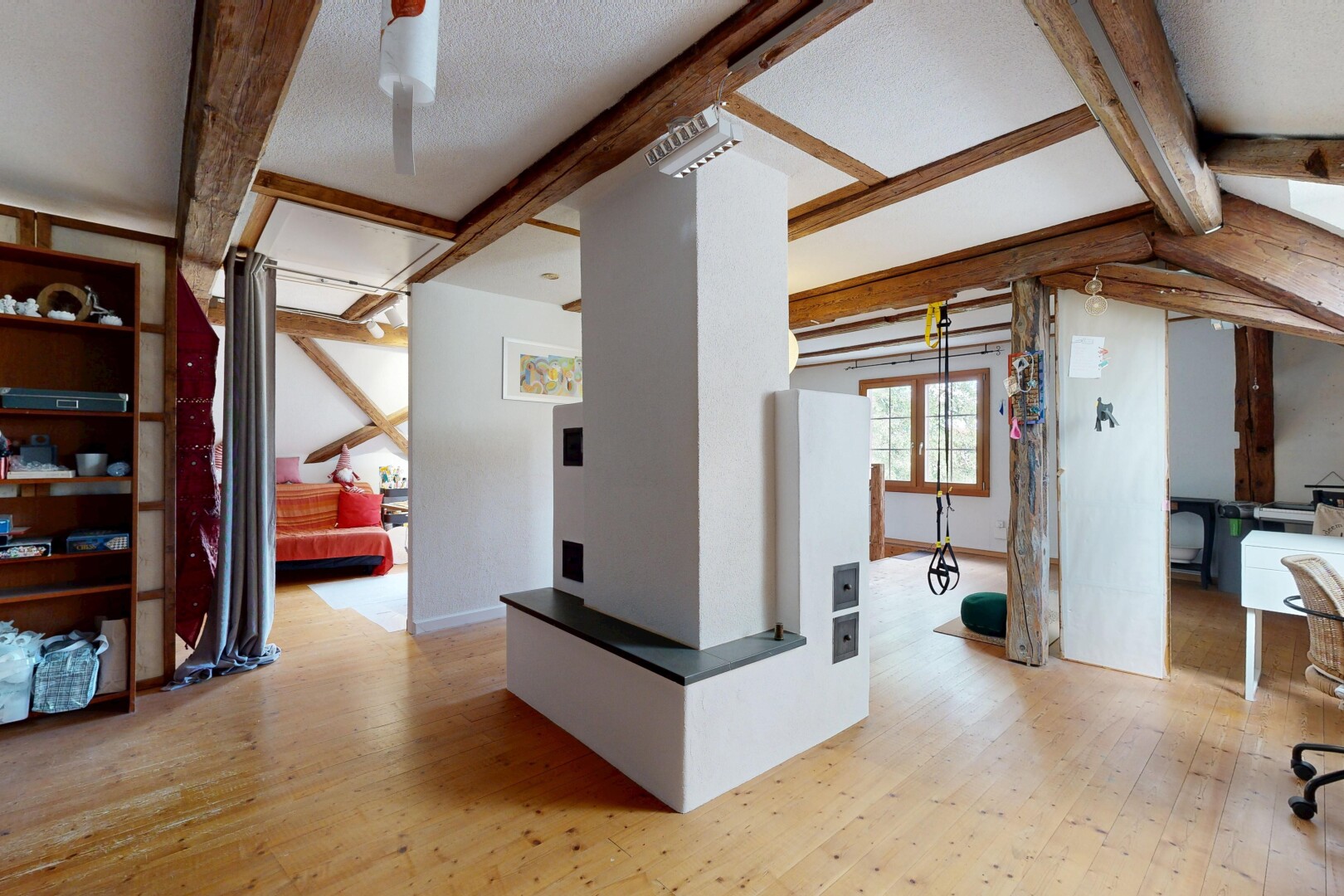 halle / korridor mit holzfußboden, wood finish floor, inside property, gipskartonwand, und drywall