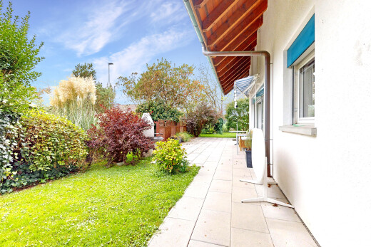 garten mit rasen, from property, und day time