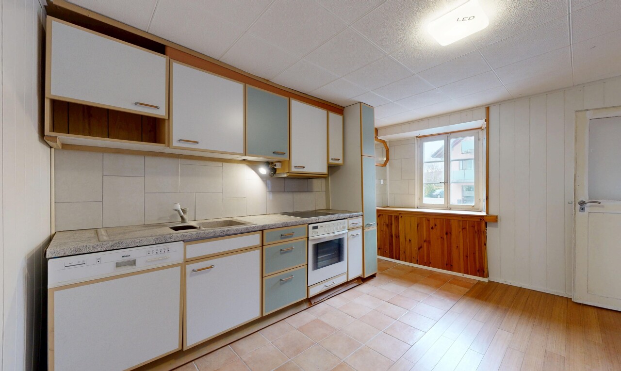 küche mit two tone kitchen, geschirrspülmaschine, arbeitsplatten, light countertops, und light floor