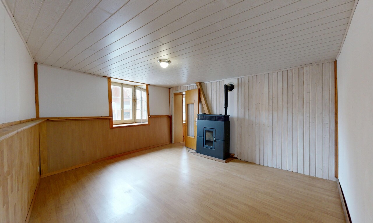 wohnzimmer mit holzwand, wood wall, inside property, natürliches licht, und natural light