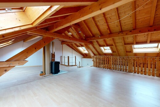 unfurnished room featuring wood finished floors