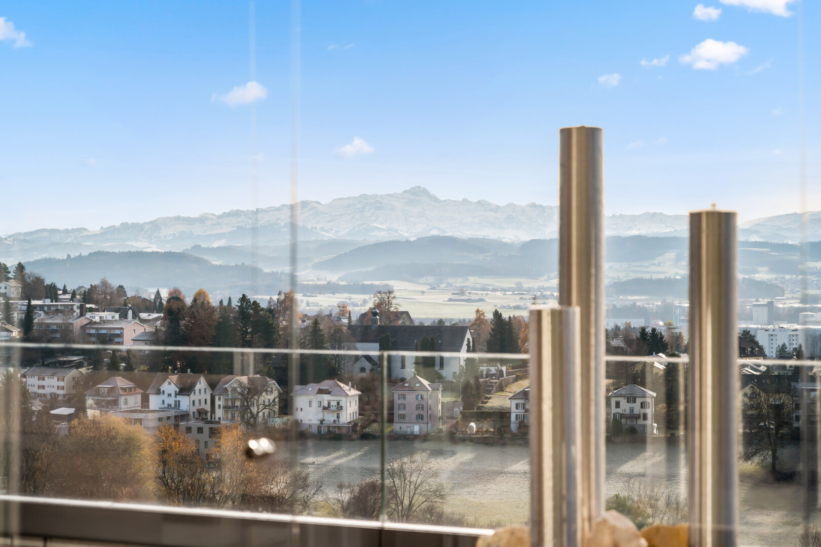 vue sur la montagne avec mountain view, vue sur la montagne, day time, et inside community