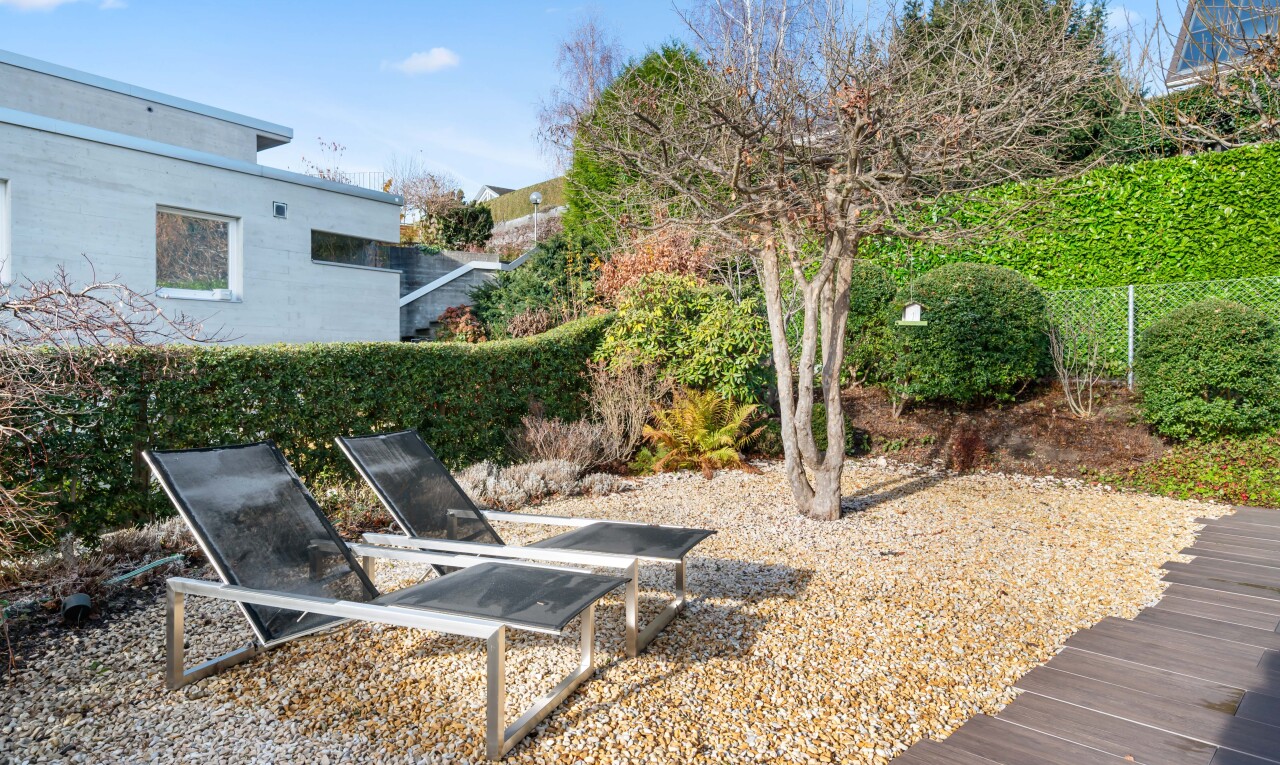 jardin avec day time et from property