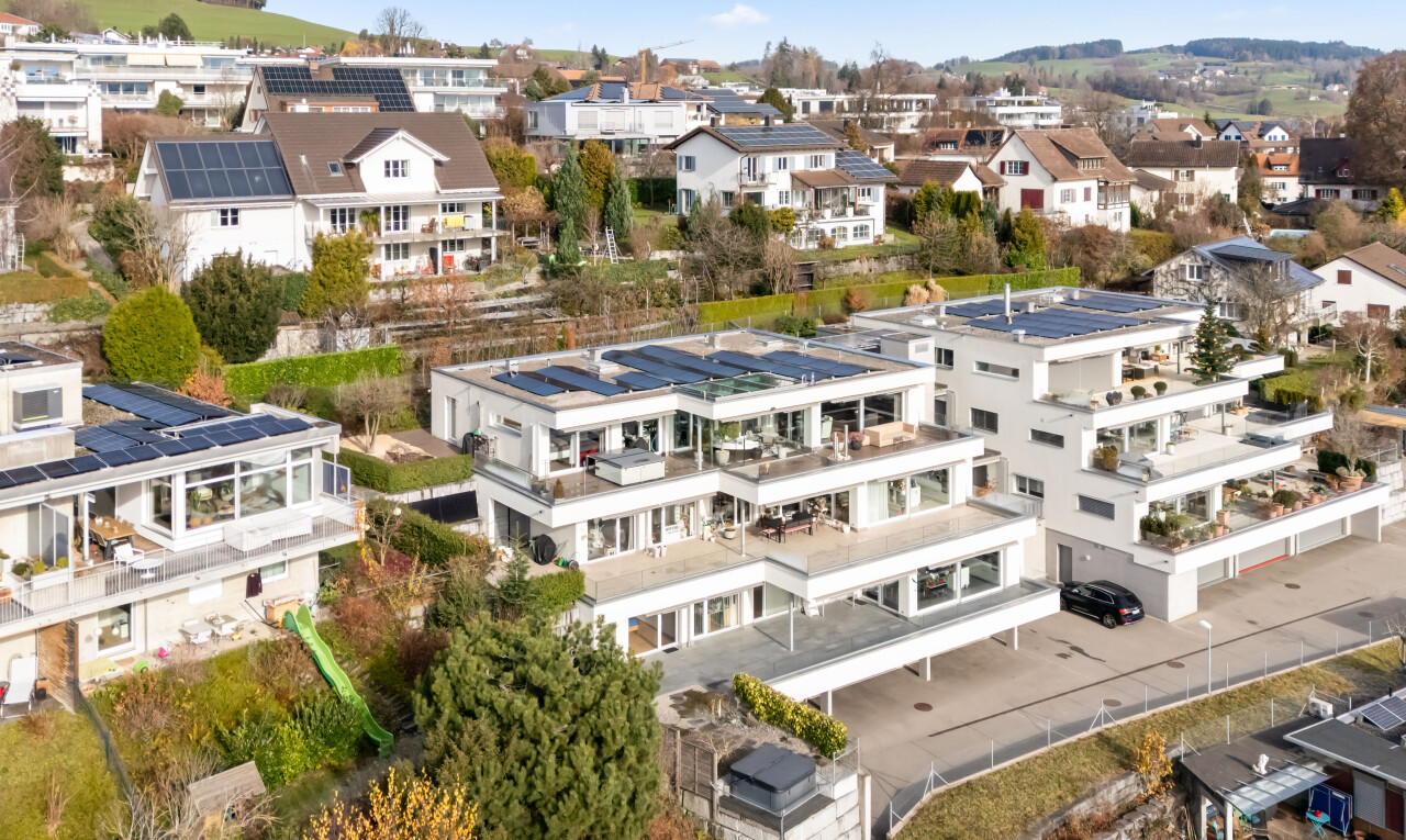 extérieur du bâtiment avec day time, vue résidentielle, et residential view