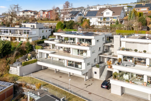 extérieur du bâtiment avec day time, vue résidentielle, et residential view