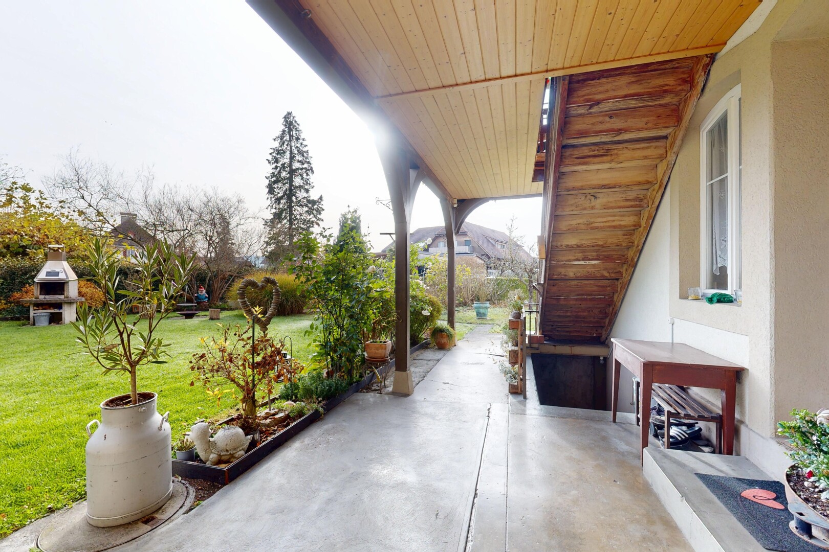 terrasse avec pelouse, overcast, et from property