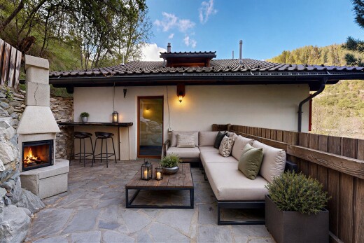 terrasse avec bar extérieur, terrasse, from property, clôture, et day time