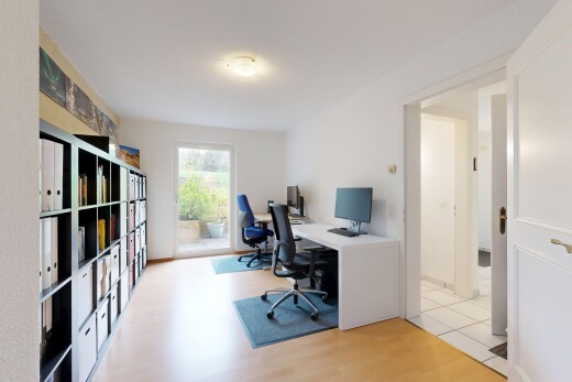 büro mit bürobereich, light floor, inside community, natural light, und natürliches licht