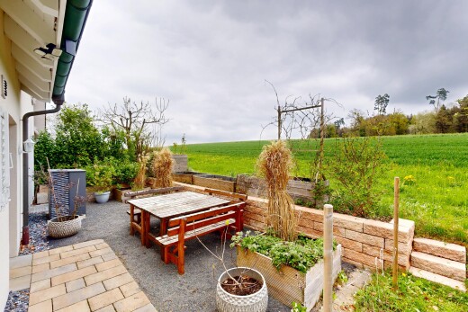 terrasse mit terrasse, overcast, und from property